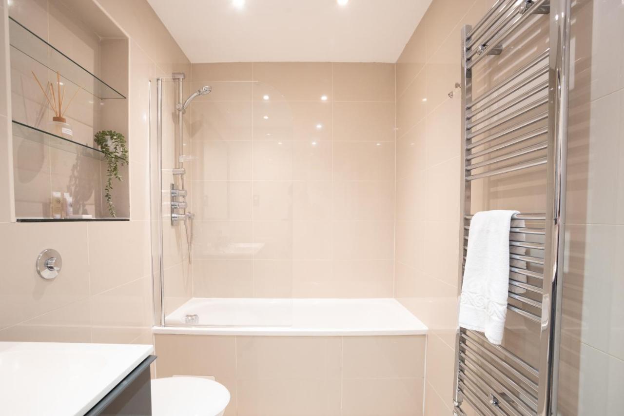 Perfect For Business & Corporate Stays - Three Bed With City View Shoreditch Londra Exterior foto