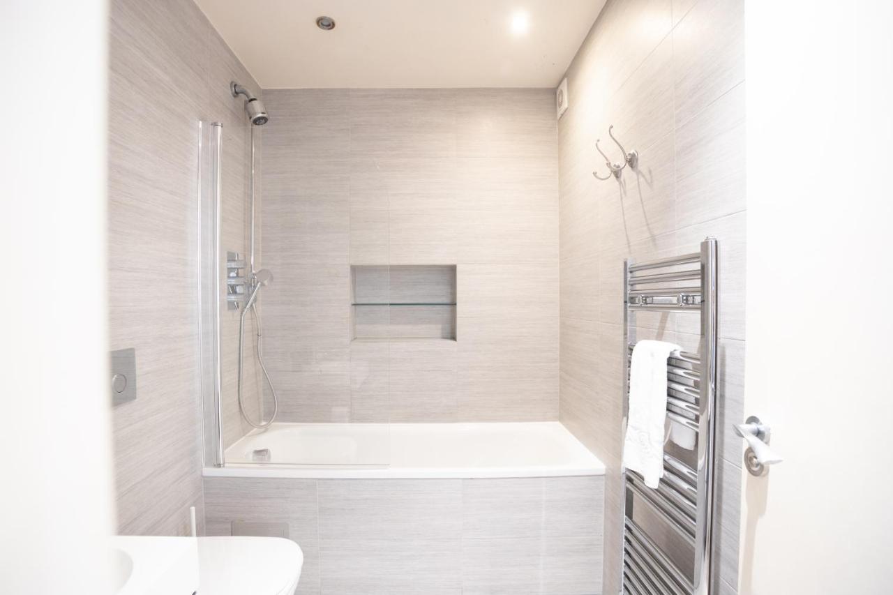 Perfect For Business & Corporate Stays - Three Bed With City View Shoreditch Londra Exterior foto